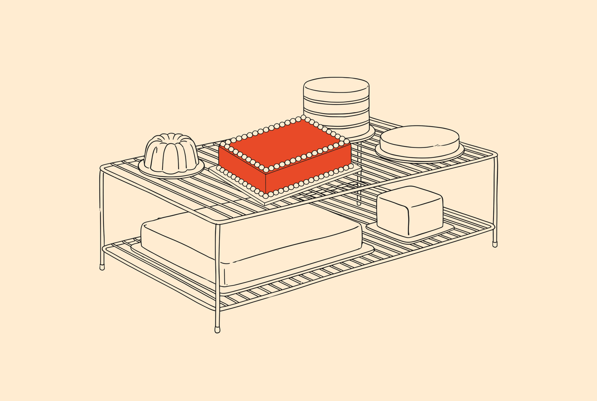 Tekening van een rek met cakes, met één rechthoekige koraalkleurige cake.